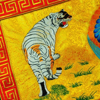道家高档织锦缎桌布青龙白虎朱雀桌裙四神兽桌围一米图5