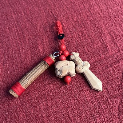 厂家供应野生东南桃木枝宝宝挂件婴幼儿桃木剑钥匙扣随身挂件图3