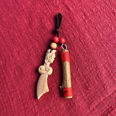 厂家供应野生东南桃木枝宝宝挂件婴幼儿桃木剑钥匙扣随身挂件图2